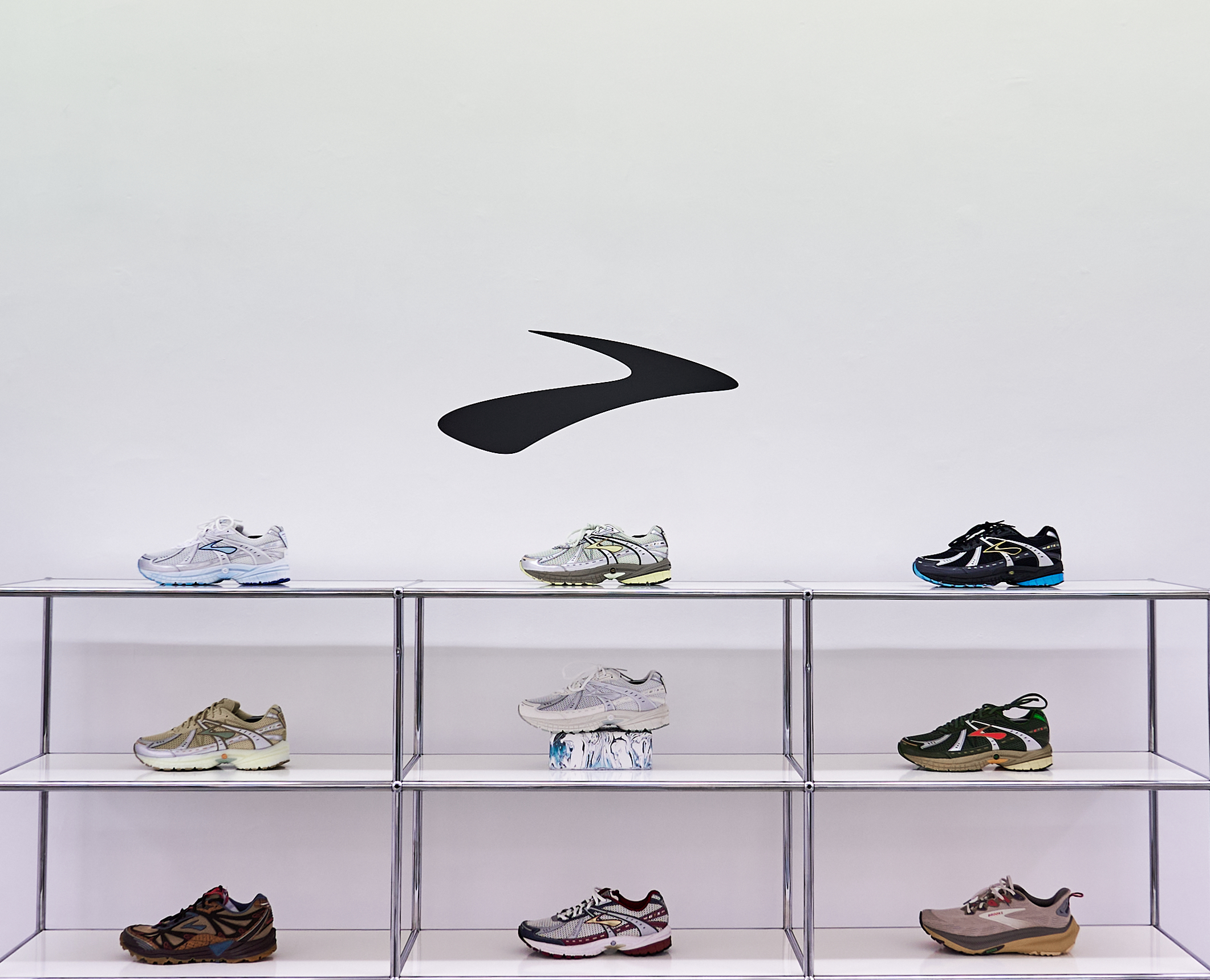 TLB Agency - Brooks Showroom - PFW June 25 - 4_5 - 5