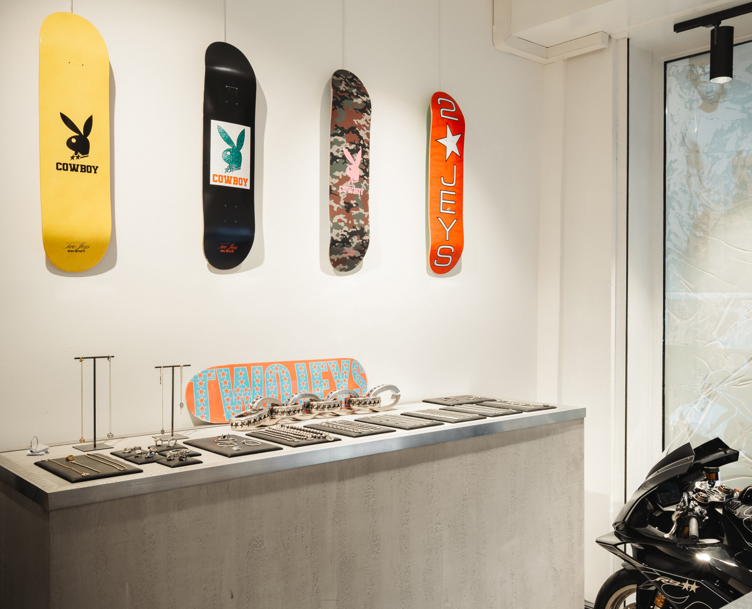 20260124_WRKS_TWOJEYS_POPUP_PFW2026_HD@adrienozouf-3